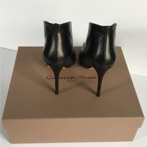 GIANVITO ROSSI - Picture 3 of 15